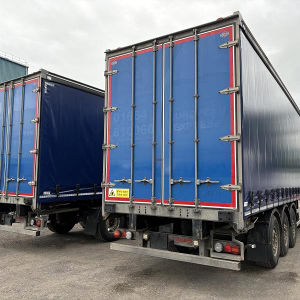 Cartwright 4.35 MT Triaxle Curtainsider