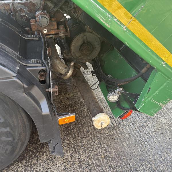 Volvo FM11 410 8x4 Tridem Bulk Blower