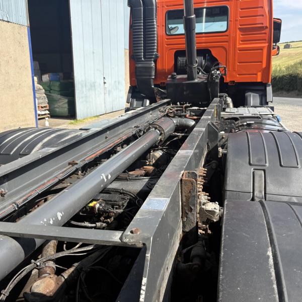 Volvo FM11 410 8x4 Tridem Bulk Blower