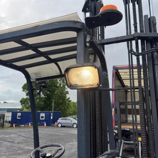 MOFFETT MOUNTY M4 20.3 Forklift