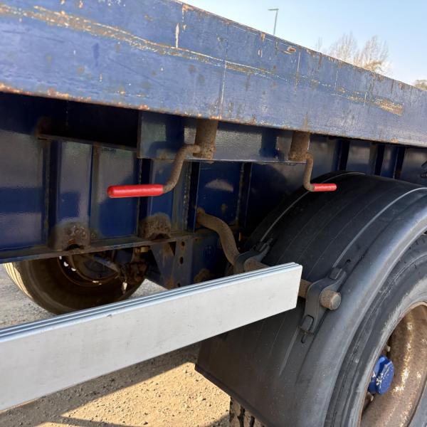 Dennison 13.6MT Triaxle PSK Flatbed Trailer