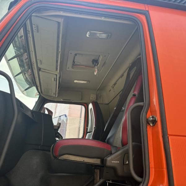 Volvo FM11 410 8x4 Tridem Bulk Blower