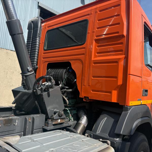 Volvo FM11 410 8x4 Tridem Bulk Blower