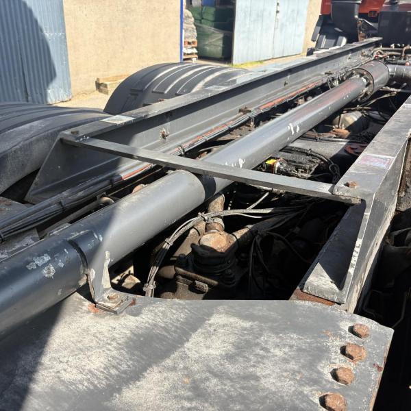 Volvo FM11 410 8x4 Tridem Bulk Blower