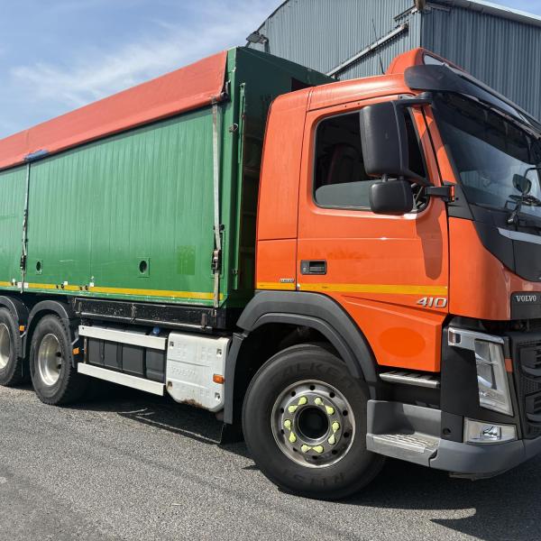 Volvo FM11 410 8x4 Tridem Bulk Blower