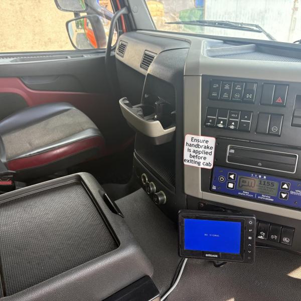 Volvo FM11 410 8x4 Tridem Bulk Blower
