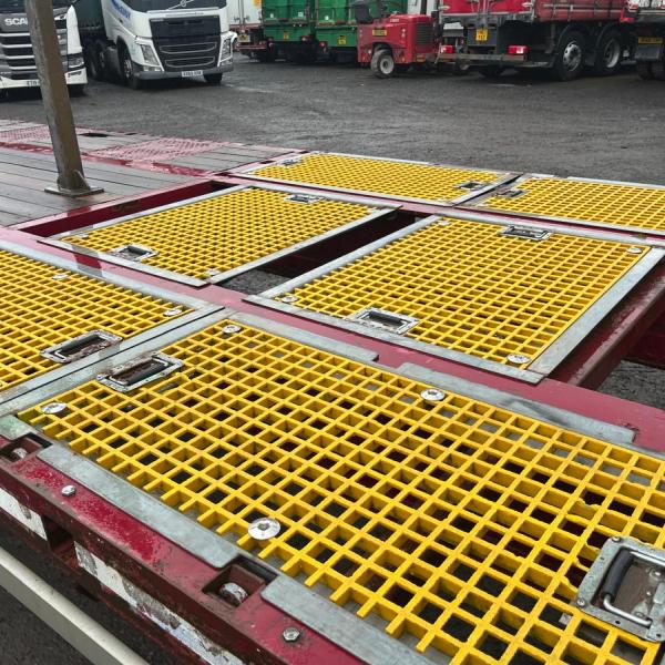 SDC 13.6MT Triaxle Stepframe Trailer