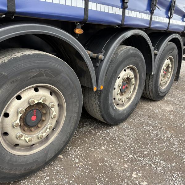 Cartwright 4.35 MT Triaxle Curtainsider