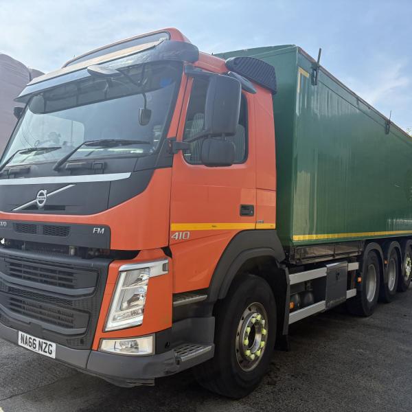 Volvo FM11 410 8x4 Tridem Bulk Blower