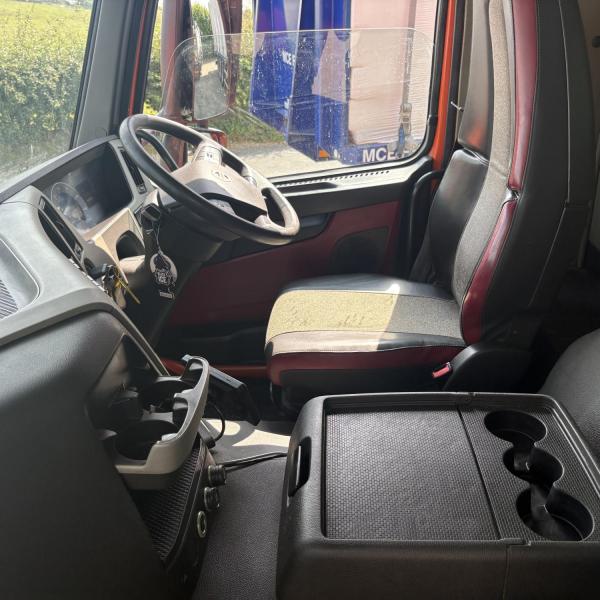 Volvo FM11 410 8x4 Tridem Bulk Blower