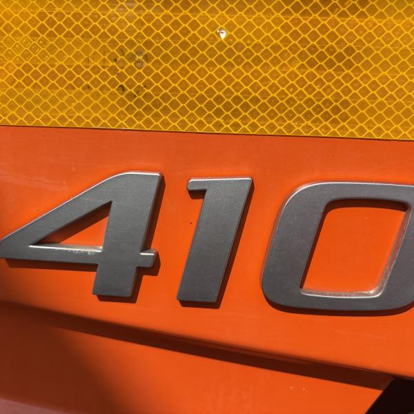 Volvo FM11 410 8x4 Tridem Bulk Blower