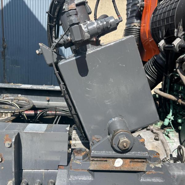Volvo FM11 410 8x4 Tridem Bulk Blower