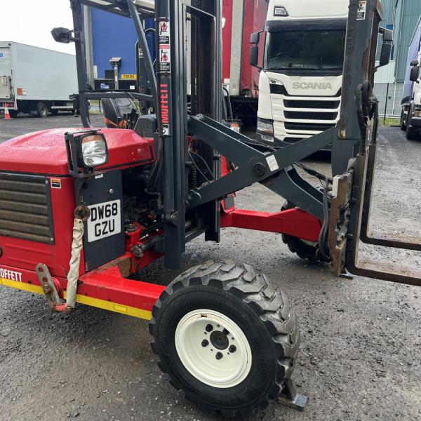 MOFFETT MOUNTY M4 20.3 Forklift