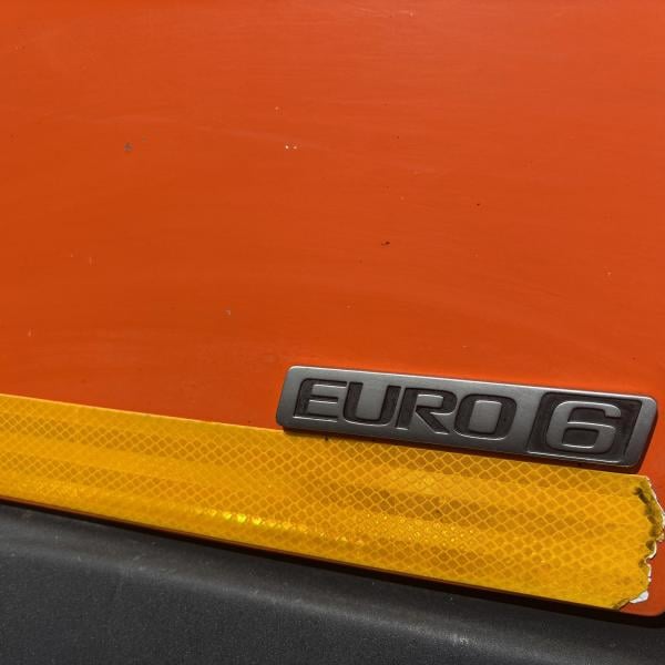 Volvo FM11 410 8x4 Tridem Bulk Blower