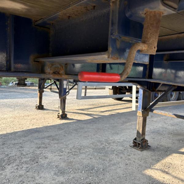 Dennison 13.6MT Triaxle PSK Flatbed Trailer