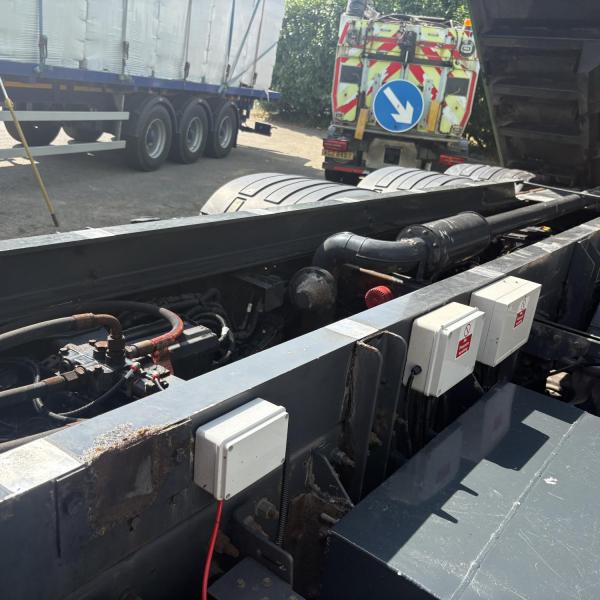 Volvo FM11 410 8x4 Tridem Bulk Blower