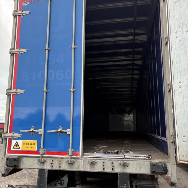 Cartwright 4.35 MT Triaxle Curtainsider