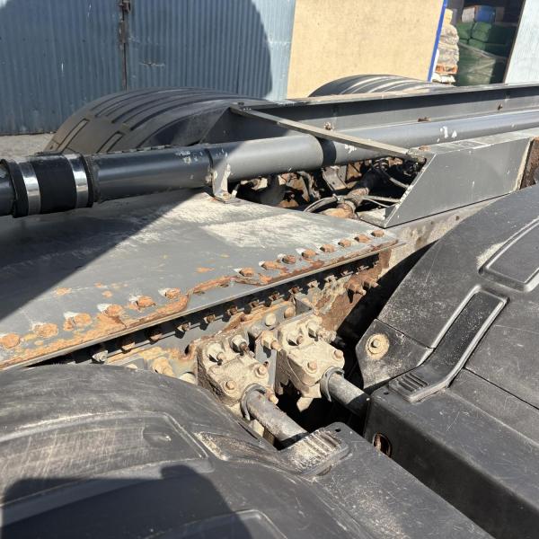 Volvo FM11 410 8x4 Tridem Bulk Blower